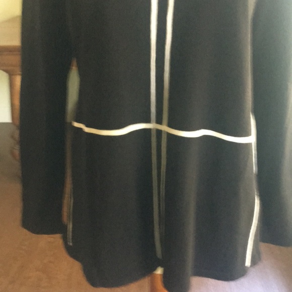 NWOT Alfani Black and White Sweater. - Picture 3 of 5